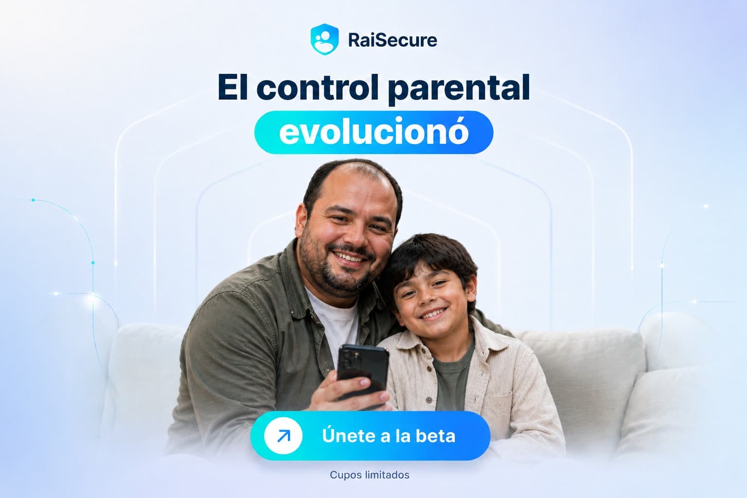 Padre e hijo en Colombia usando RaiSecure, control parental educativo